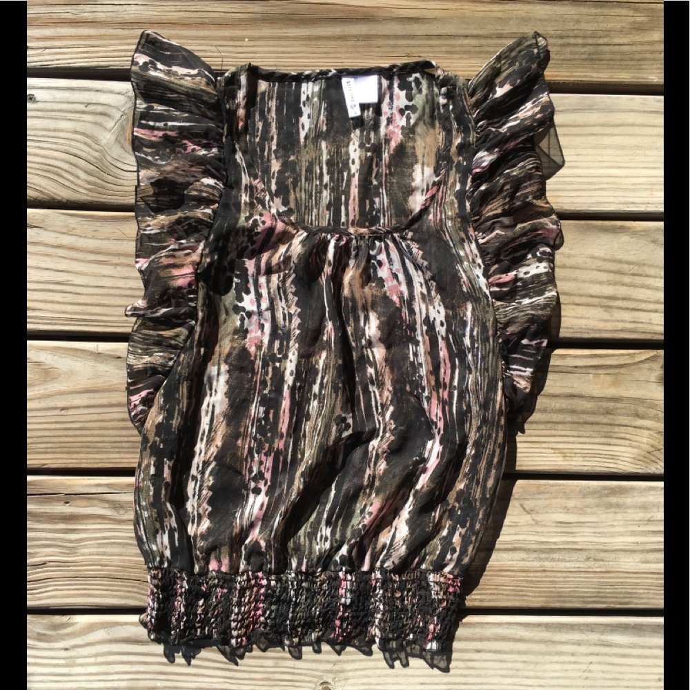EUC FULL TILT SHEER PRINT RUFFLE SLEEVES BLOUSE